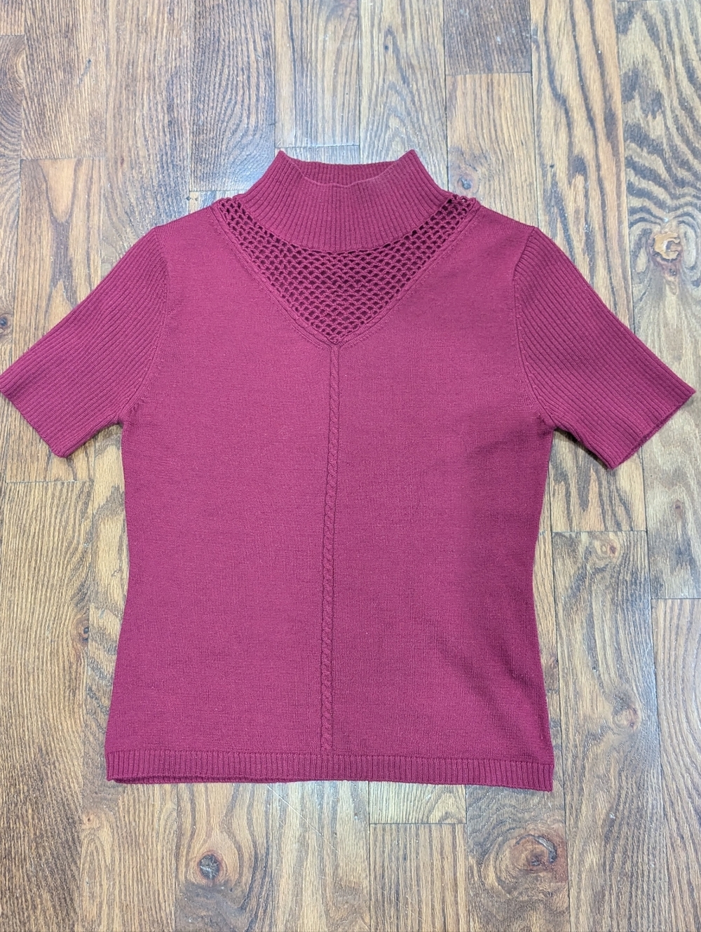short sleeved vintsge sweater